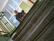 <p><strong>Autor</strong>: Štefan Kocsis<strong> </strong></p>
<p><strong>Popis:</strong> Schody často znamenajú pre ľudí s telesným postihnutím neprekonateľnú prekážku. Pomôžme im!</p>